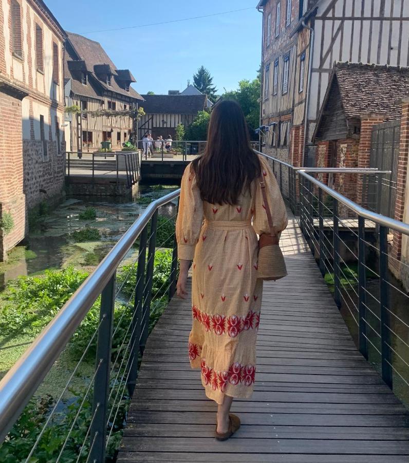 Maison Leontine Bernay  Bagian luar foto